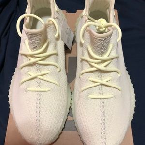 YEEZY BOOST 350 V2